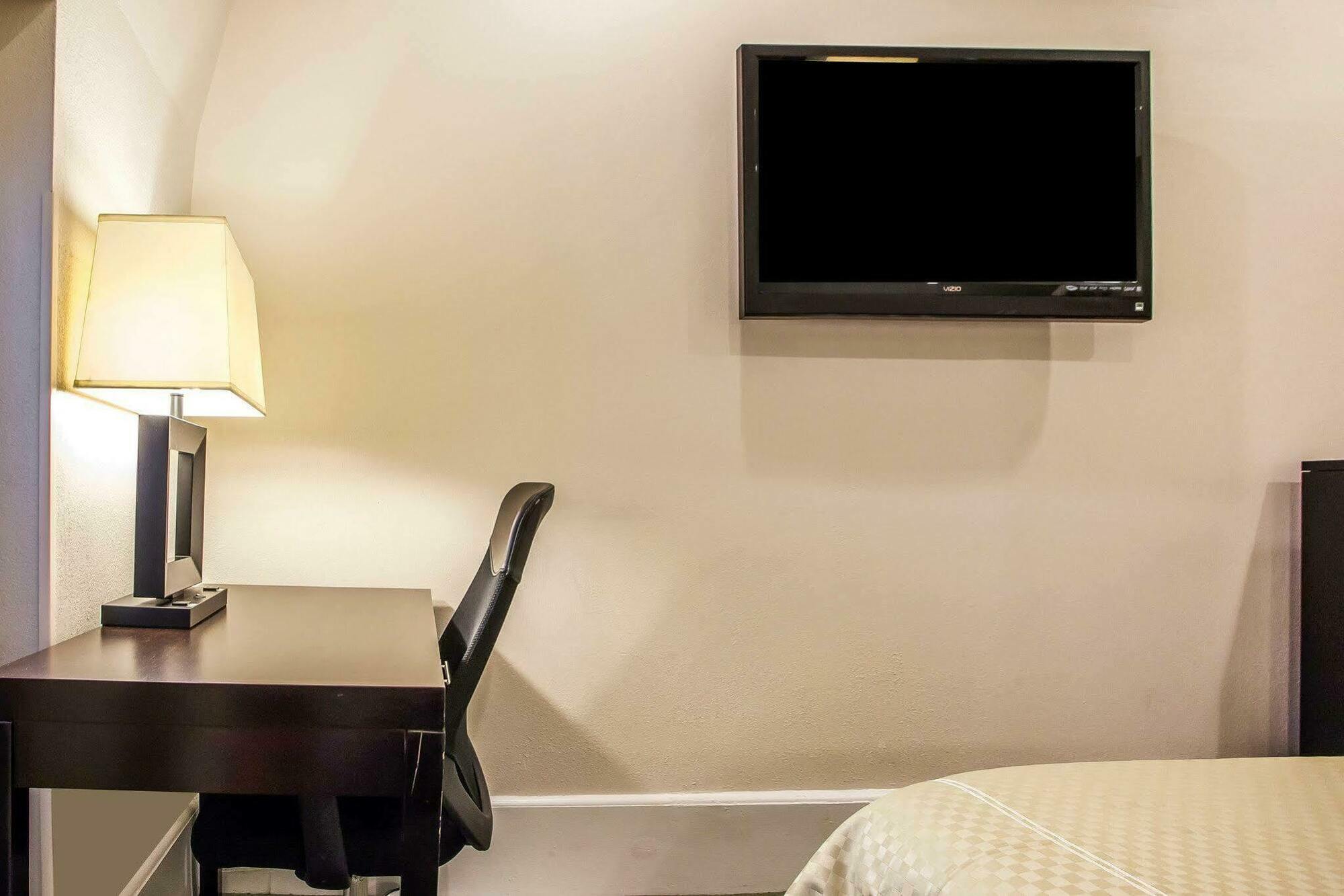 Quality Inn Center City Philadelphia Exterior photo