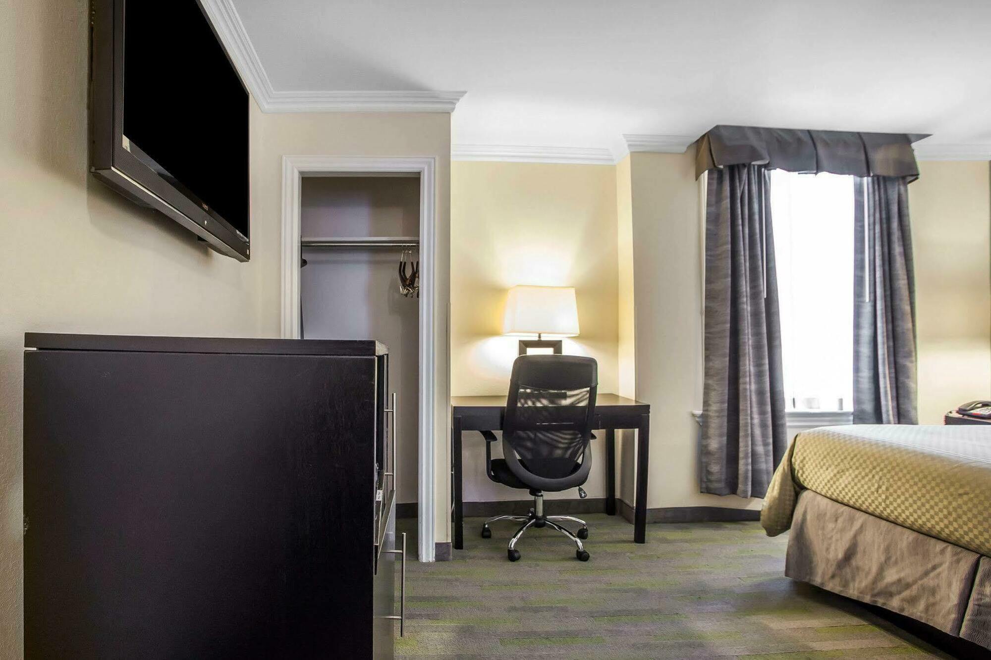 Quality Inn Center City Philadelphia Exterior photo