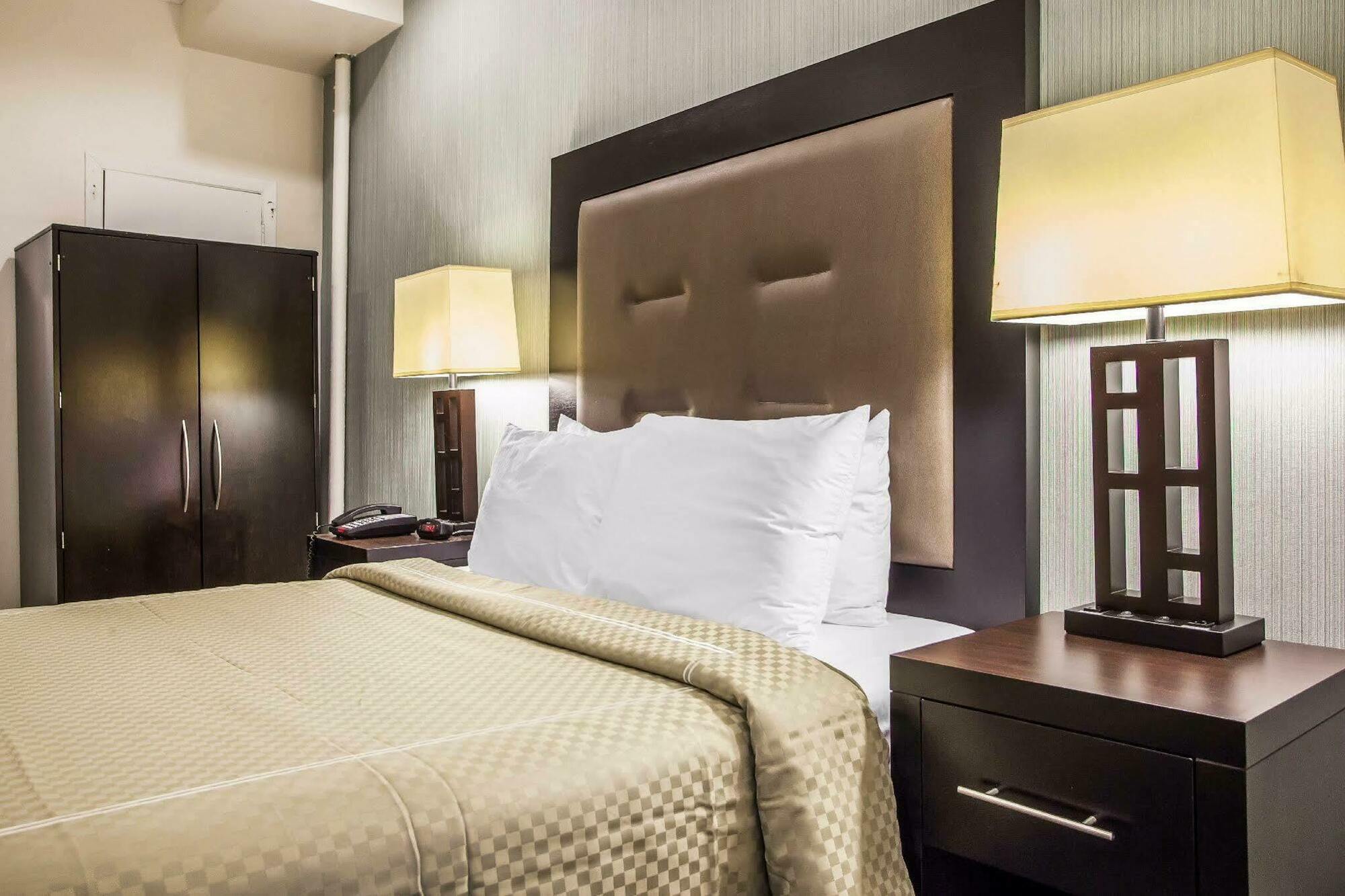 Quality Inn Center City Philadelphia Exterior photo